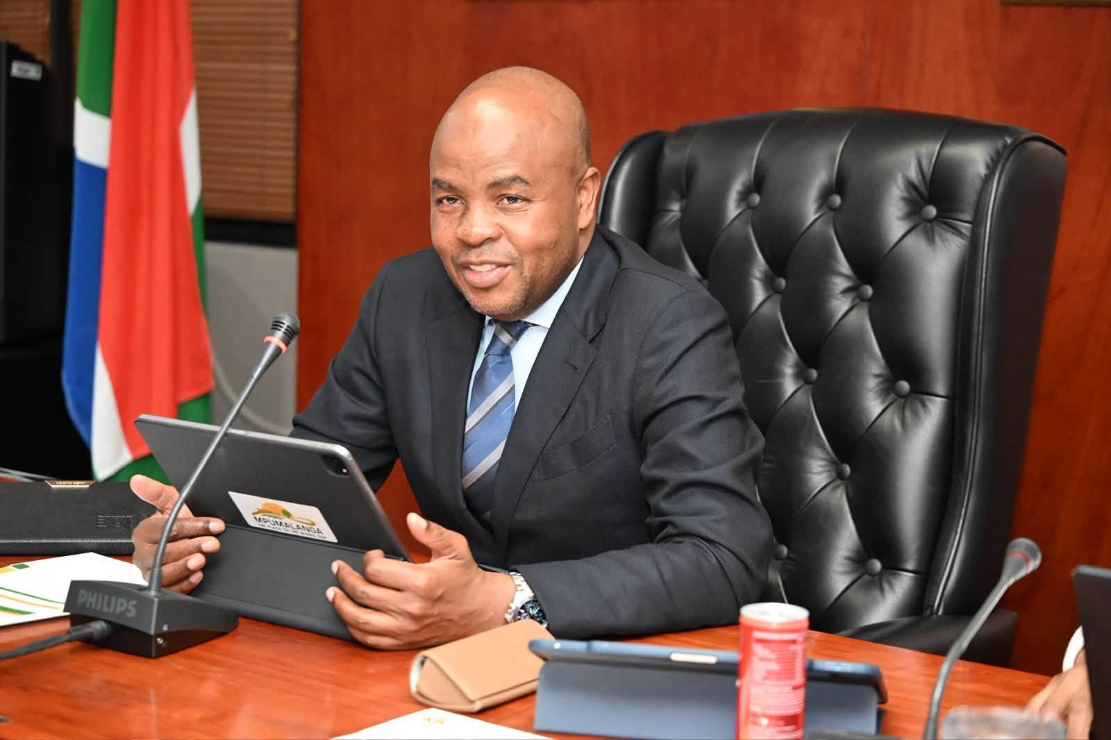 Photo of Premier Mandla during the one-on-one performance review with departments Photo of Premier Mandla during the one-on-one performance review with departments